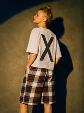 Charger l'image dans la galerie, COLLECTION X DREAMS -X Cool Grey Boxy Glitter short light Tee