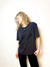 Charger l'image dans la galerie, Tee-Shirt A TOUCH OF SIN INSIDE OF ME Vintage