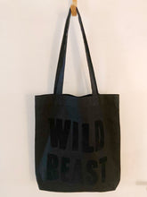 Charger l&#39;image dans la galerie, Tote Bag WILD BEAST en coton recyclé Noir et Velours Noir

