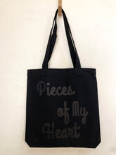 Charger l&#39;image dans la galerie, Tote Bag PIECES OF MY HEART en coton recyclé Noir et Paillette Noir
