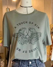 Charger l&#39;image dans la galerie, Tee-Shirt A TOUCH OF SIN INSIDE OF ME Vintage
