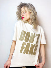 Load image into Gallery viewer, Tee-Shirt DON&#39;T FAKE Off White Paillette Champagne
