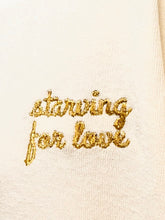 Load image into Gallery viewer, Tee-Shirt en éponge STARVING FOR LOVE Crème Brodé Or
