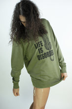 Load image into Gallery viewer, Sweat Shirt LIFE IS DISORDER effet Vintage Kaki
