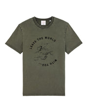 Load image into Gallery viewer, Tee-Shirt Vintage LEAVE THE WORLD WITH U
