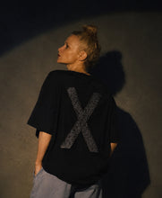 Charger l'image dans la galerie, DROP 2 -X Oversize Boxy Glitter Tee
