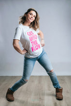 Load image into Gallery viewer, Tee-Shirt GET INTO THE FLOW Rose Fluo

